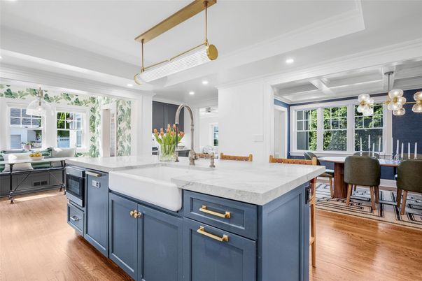 Dining room, Interior, Kitchen, Pendant Lights, Recessed Lighting, Wood Texture Flooring