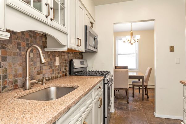 Chandelier, Dining room, Interior, Kitchen, Stone Walls