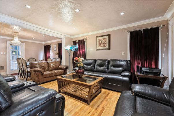 Chandelier, Dining room, Interior, Living room, Recessed Lighting, Wood Texture Flooring