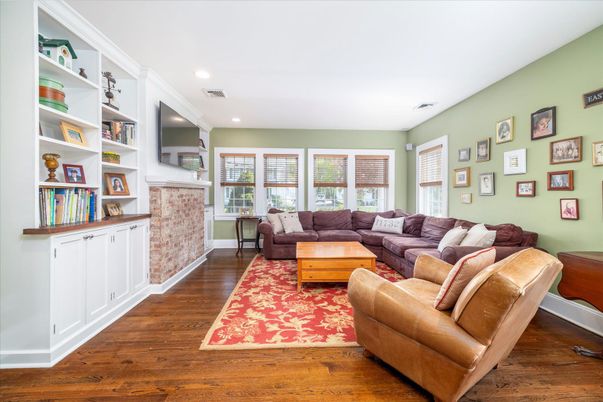 Interior, Living room, Recessed Lighting, Wood Texture Flooring