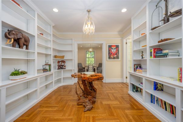 Chandelier, Dining room, Interior, Pendant Lights, Recessed Lighting, Wood Texture Flooring