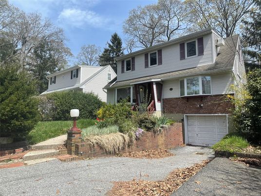 Attached, Exterior, Facade, Brick Facade, Raised Ranch