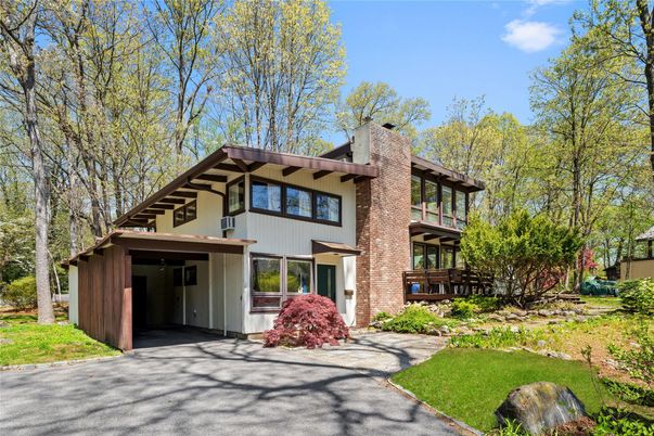 Backyard, Exterior, Facade, Brick Facade, Farmhouse