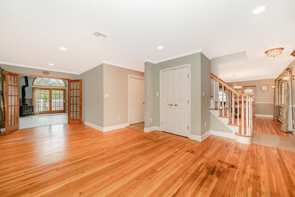 Empty room, Interior, Recessed Lighting, Wood Texture Flooring