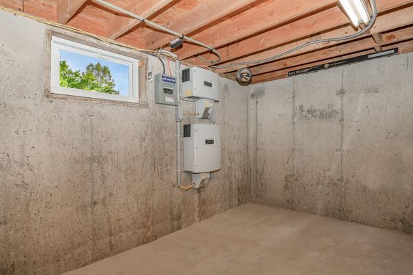 Empty room, Interior, Wooden Beams, Wooden Ceilings