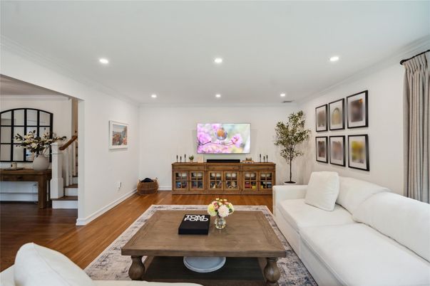 Interior, Living room, Recessed Lighting, Wood Texture Flooring