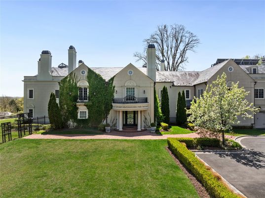 Backyard, Exterior, Facade, French Provincial