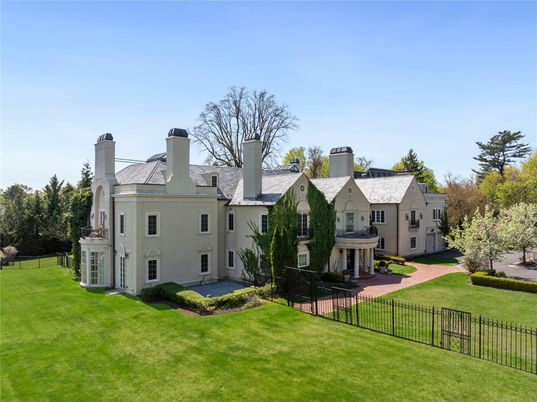 Backyard, Exterior, Facade, French Provincial