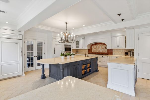 Chandelier, Interior, Kitchen, Recessed Lighting, Stainless Steel Appliances