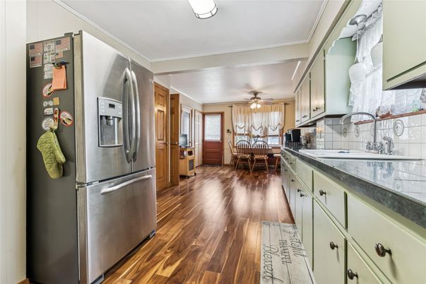 Dining room, Interior, Kitchen, Stainless Steel Appliances, Wood Texture Flooring