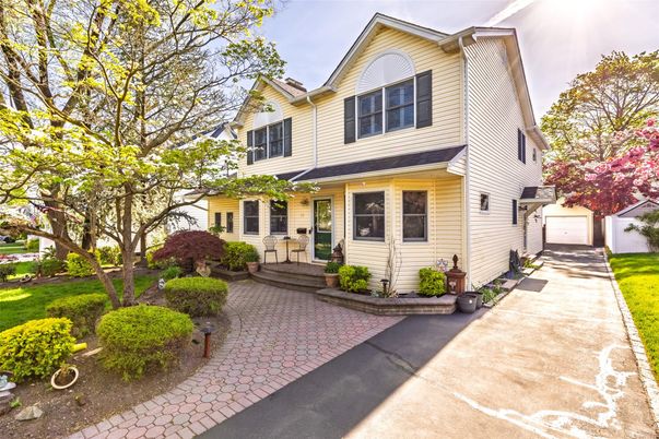 Detached Garage, Exterior, Facade, Queen Anne Victorian