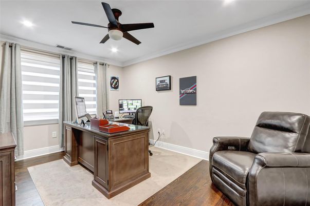 Home Office, Interior, Recessed Lighting, Wood Texture Flooring
