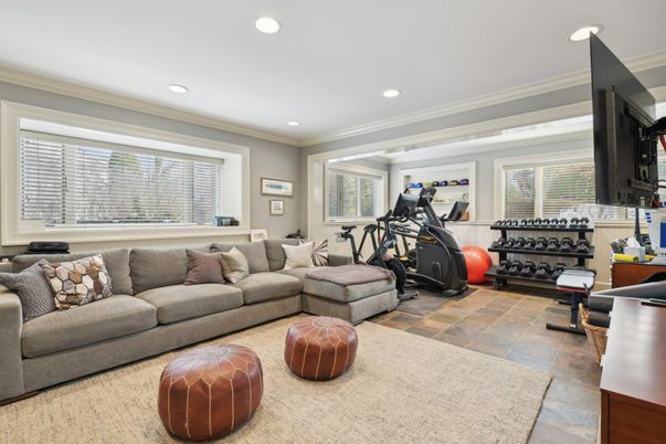 Fitness Equipment, Interior, Living room, Recessed Lighting