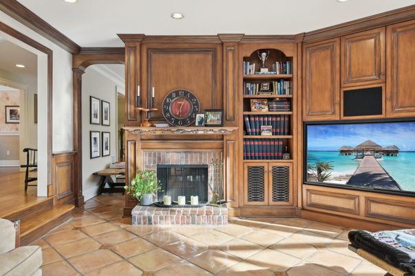 Fireplace, Interior, Recessed Lighting, Water
