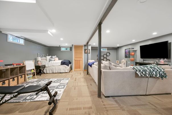 Bedroom, Fitness Equipment, Interior, Living room, Recessed Lighting