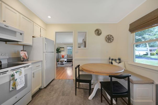 Dining room, Interior, Kitchen, Recessed Lighting, Wood Texture Flooring