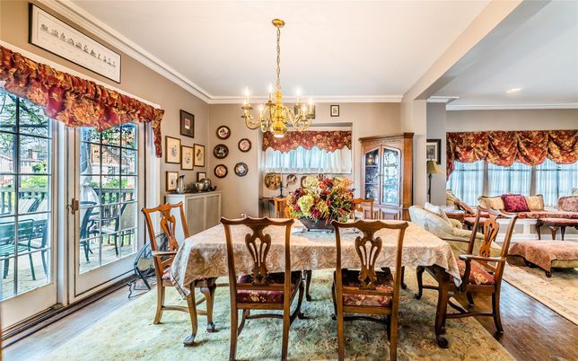 Chandelier, Dining room, Interior, Recessed Lighting, Wood Texture Flooring