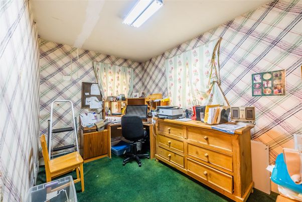 Home Office, Interior