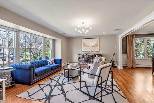 Interior, Living room, Pendant Lights, Recessed Lighting, Wood Texture Flooring