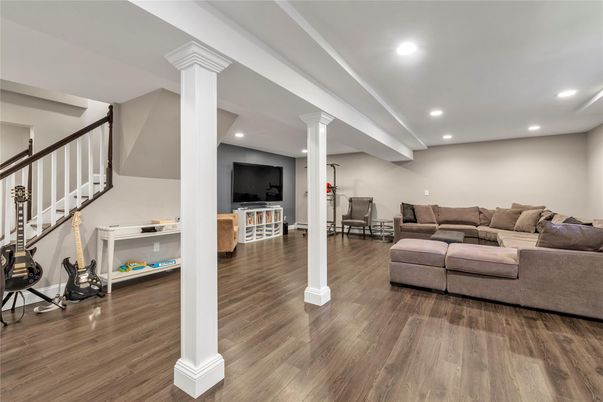 Interior, Living room, Recessed Lighting, Wood Texture Flooring