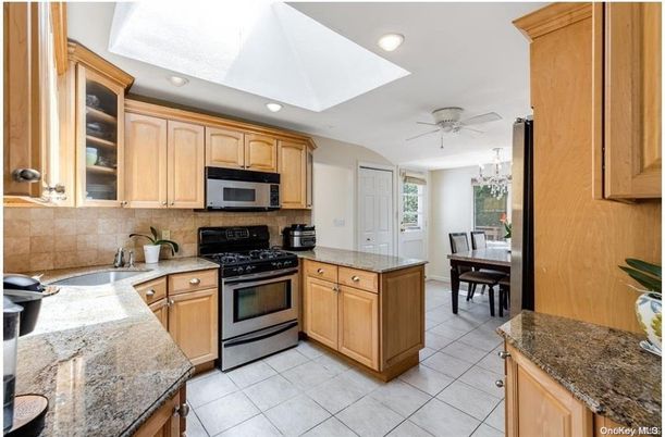 Chandelier, Dining room, Interior, Kitchen, Recessed Lighting