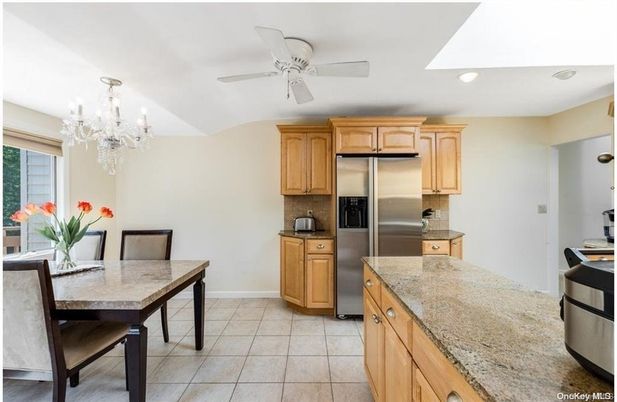Chandelier, Dining room, Interior, Kitchen, Recessed Lighting, Stainless Steel Appliances