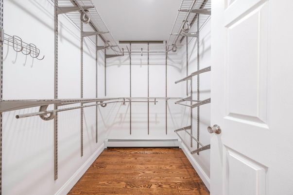 Interior, Walk-in Closets, Wood Texture Flooring
