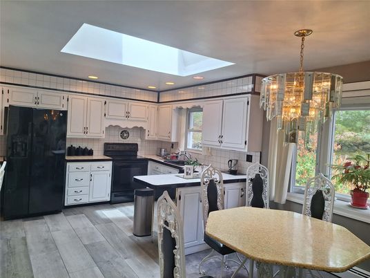 Chandelier, Dining room, Interior, Kitchen, Recessed Lighting, Wood Texture Flooring