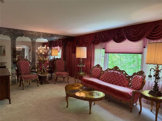 Chandelier, Dining room, Interior, Living room