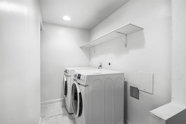 Interior, Marble, Recessed Lighting, Washer