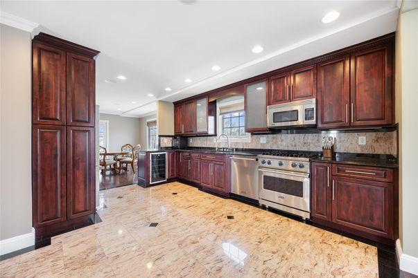 Dining room, Interior, Kitchen, Recessed Lighting, Stainless Steel Appliances