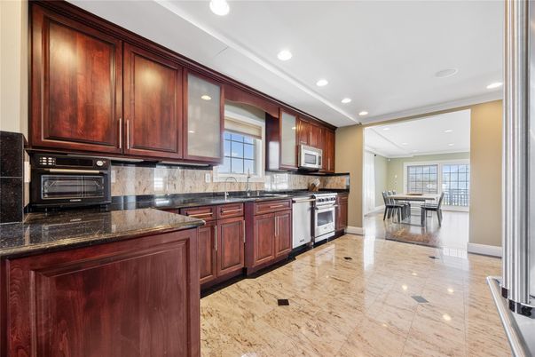 Dining room, Interior, Kitchen, Recessed Lighting, Stainless Steel Appliances