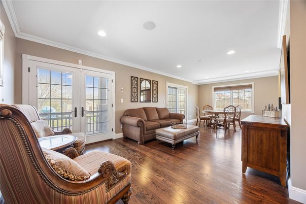 Dining room, Interior, Living room, Recessed Lighting, Wood Texture Flooring