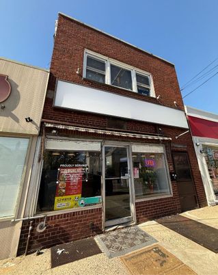 Exterior, Facade, Brick Facade, Rowhouse