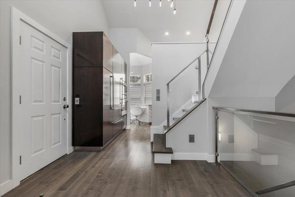 Interior, Recessed Lighting, Wood Texture Flooring