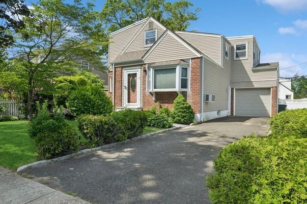 Attached, Exterior, Facade, Brick Facade, Cape Cod