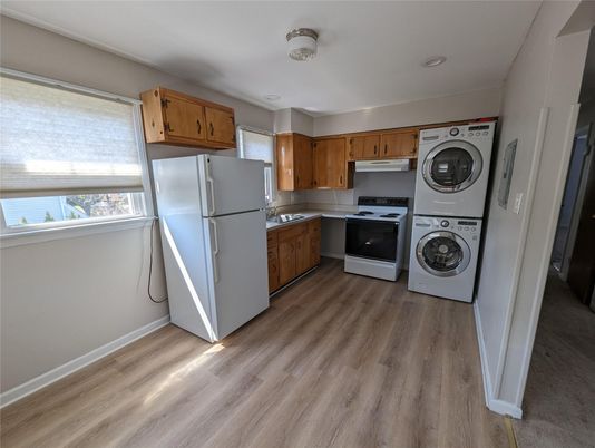 Interior, Kitchen, Washer, Wood Texture Flooring