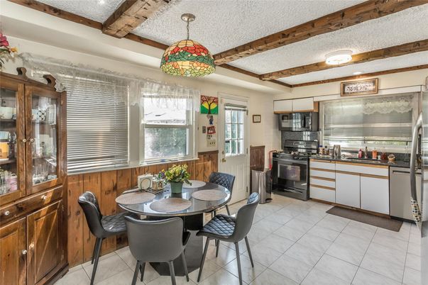 Dining room, Interior, Kitchen, Stainless Steel Appliances, Wooden Beams