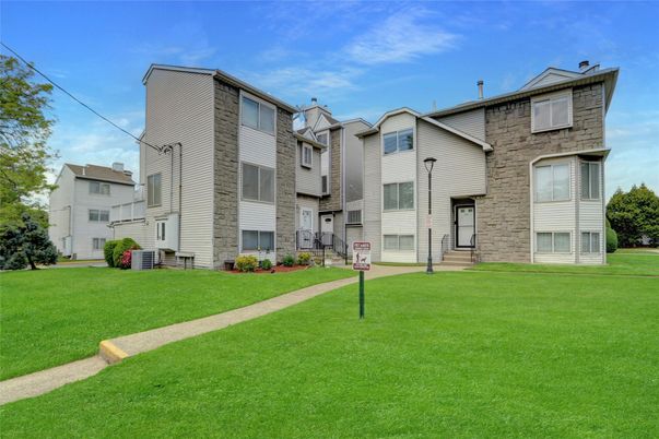 Backyard, Exterior, Facade, Rowhouse