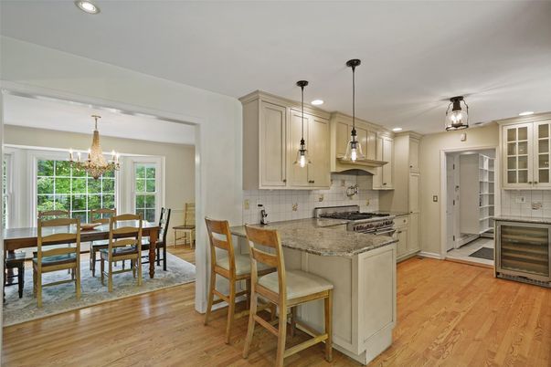 Chandelier, Dining room, Interior, Kitchen, Pendant Lights, Recessed Lighting, Wood Texture Flooring