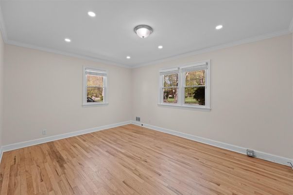Empty room, Interior, Recessed Lighting, Wood Texture Flooring