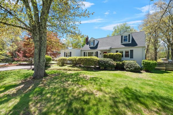Exterior, Facade, Cape Cod