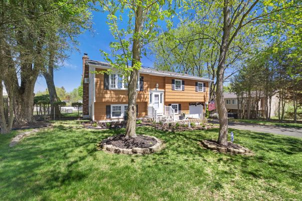 Backyard, Exterior, Facade, Raised Ranch