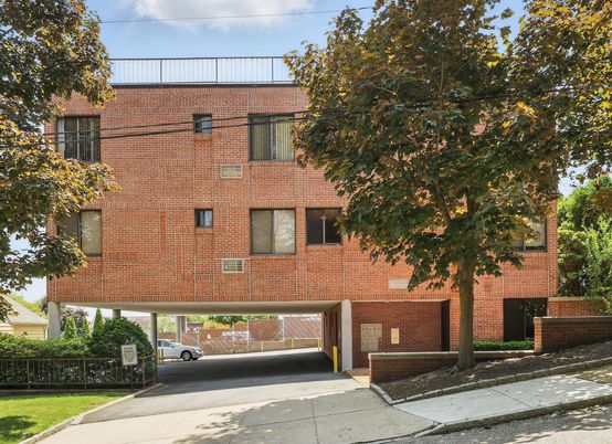 Exterior, Facade, Brick Facade, Rowhouse