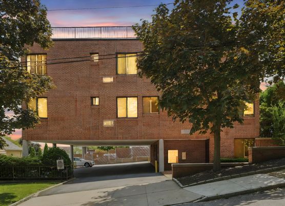 Exterior, Facade, Brick Facade, Rowhouse