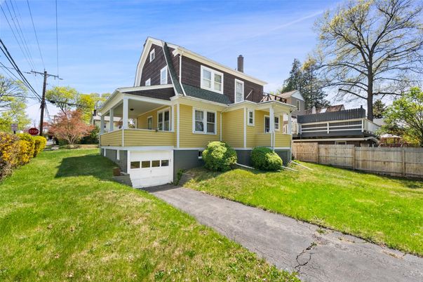 Attached, Backyard, Exterior, Facade, Queen Anne Victorian