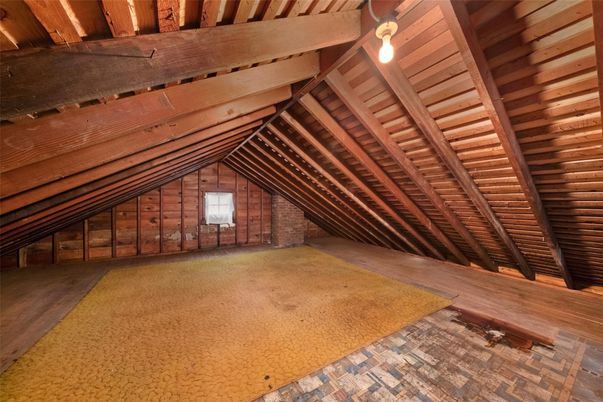 Empty room, Interior, Wooden Beams, Wooden Ceilings