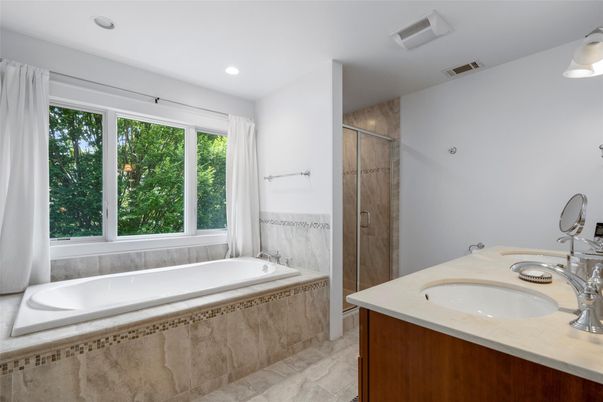 Bathroom, Dual Sink Vanities, Interior, Recessed Lighting