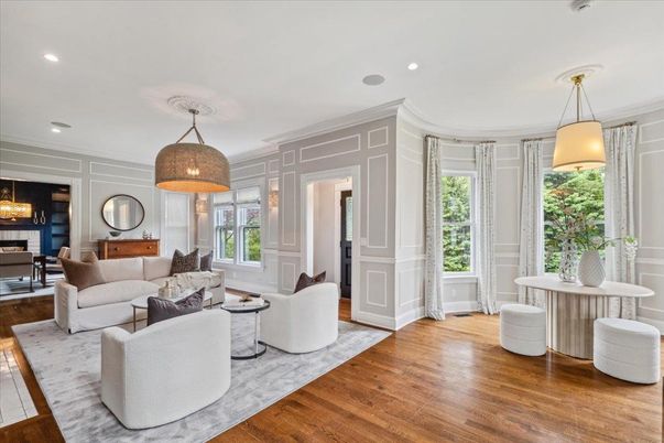Dining room, Interior, Living room, Pendant Lights, Recessed Lighting, Wood Texture Flooring