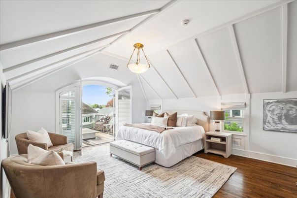 Bedroom, Interior, Pendant Lights, Wood Texture Flooring